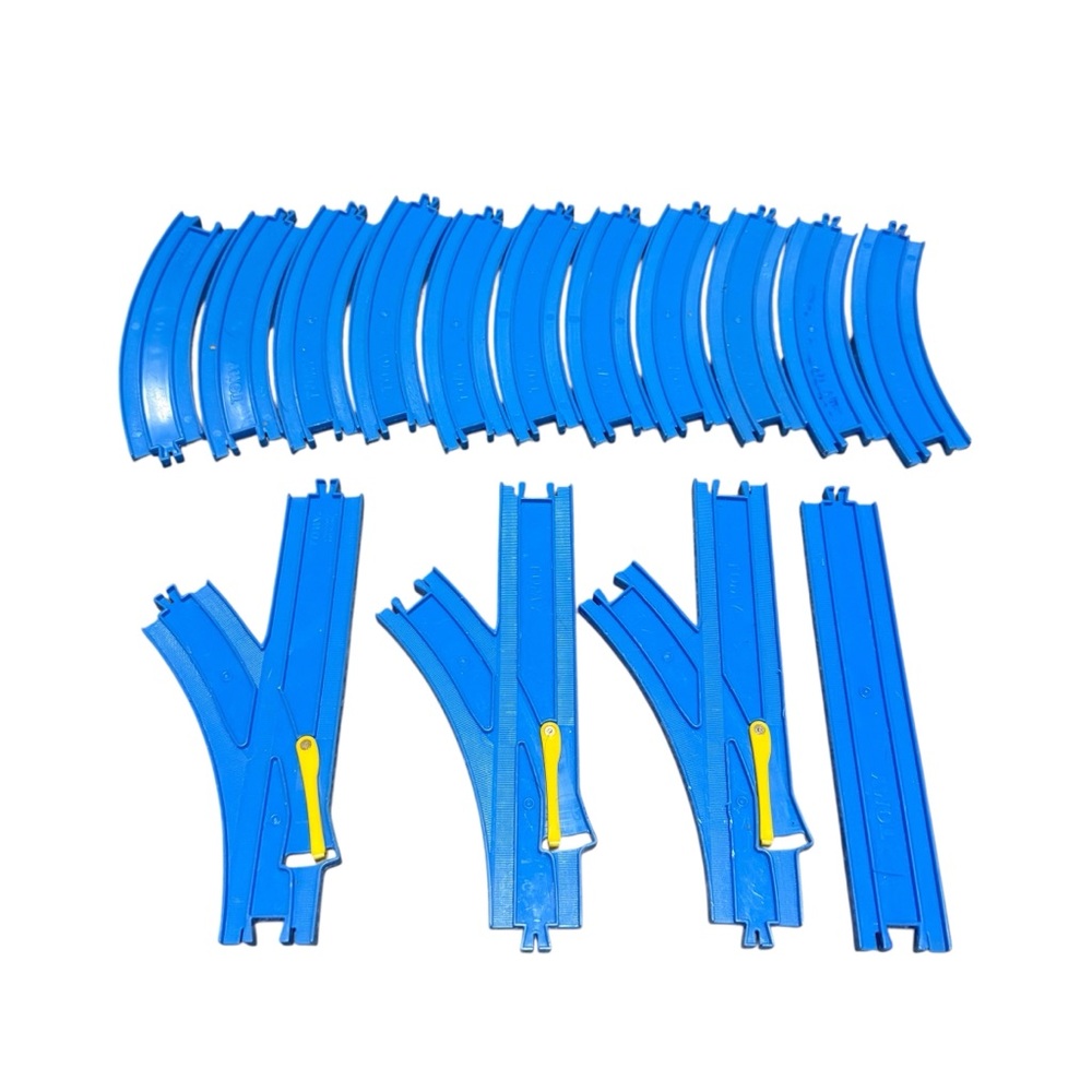 2001 TOMY Thomas Train Plastic Track Replacement Lot Curves